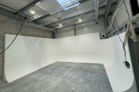Réalisation d'un cyclorama en peinture - Groupe Boulfray